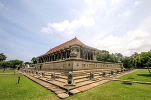 Visit the Independence Memorial Hall in Colombo